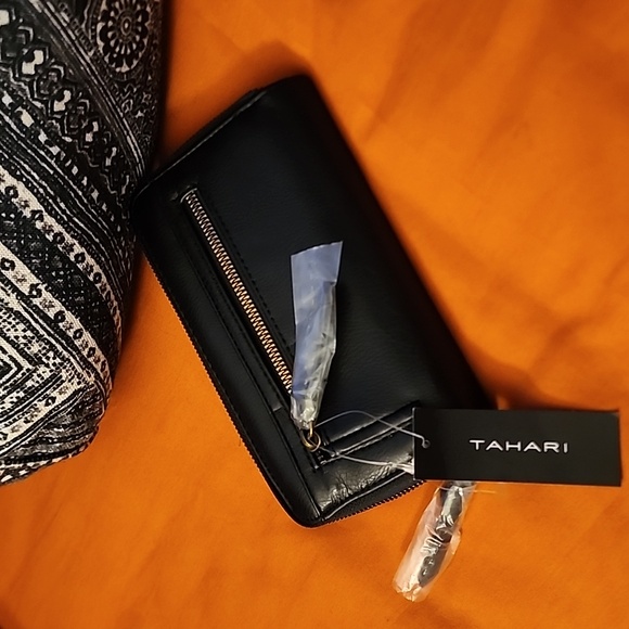 NWT Women Tahari Wallet - Picture 9 of 14